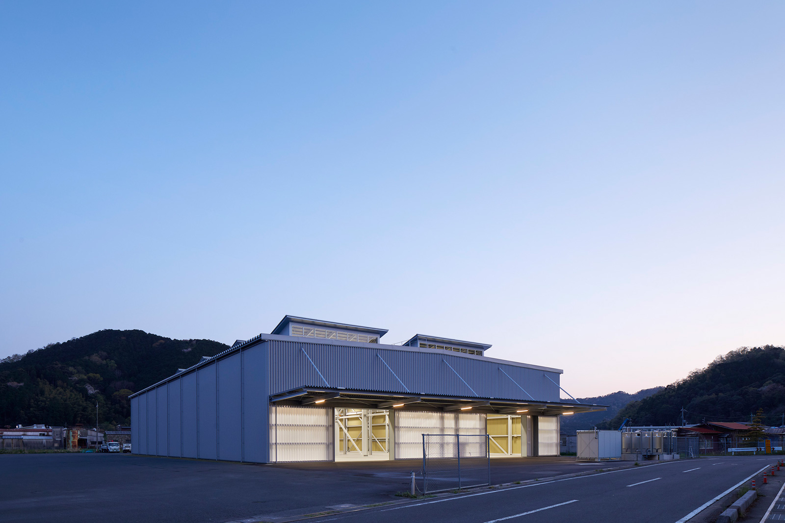 
Completion Year:2020
Gross Built Area: 2,360.56㎡
Project location: Maizuru, Kyoto

Lead Architects: Kenzo Makino & Associates
Structural Design: Jun Yanagimuro Structural Design
HVAC: SOKENSYA CO.LTD
Construction: YOSHIZUMI CO., LTD
Photo credits:  Toshiyuki Yano